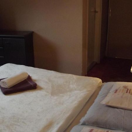 Alabastrom Panzio Es Etterem Bed & Breakfast Bogács Exterior foto