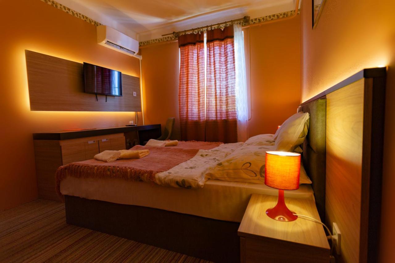 Alabastrom Panzio Es Etterem Bed & Breakfast Bogács Exterior foto