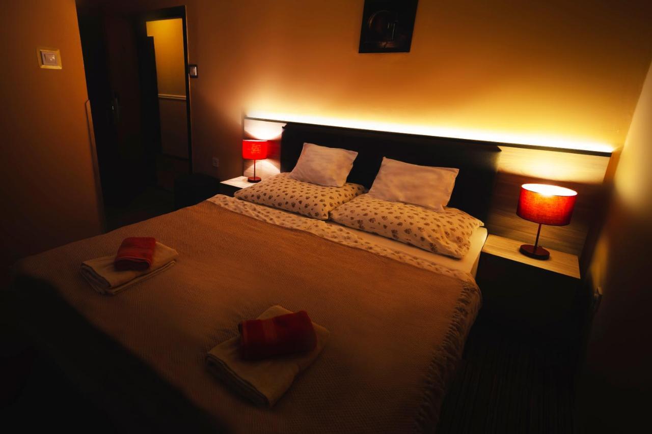 Alabastrom Panzio Es Etterem Bed & Breakfast Bogács Exterior foto