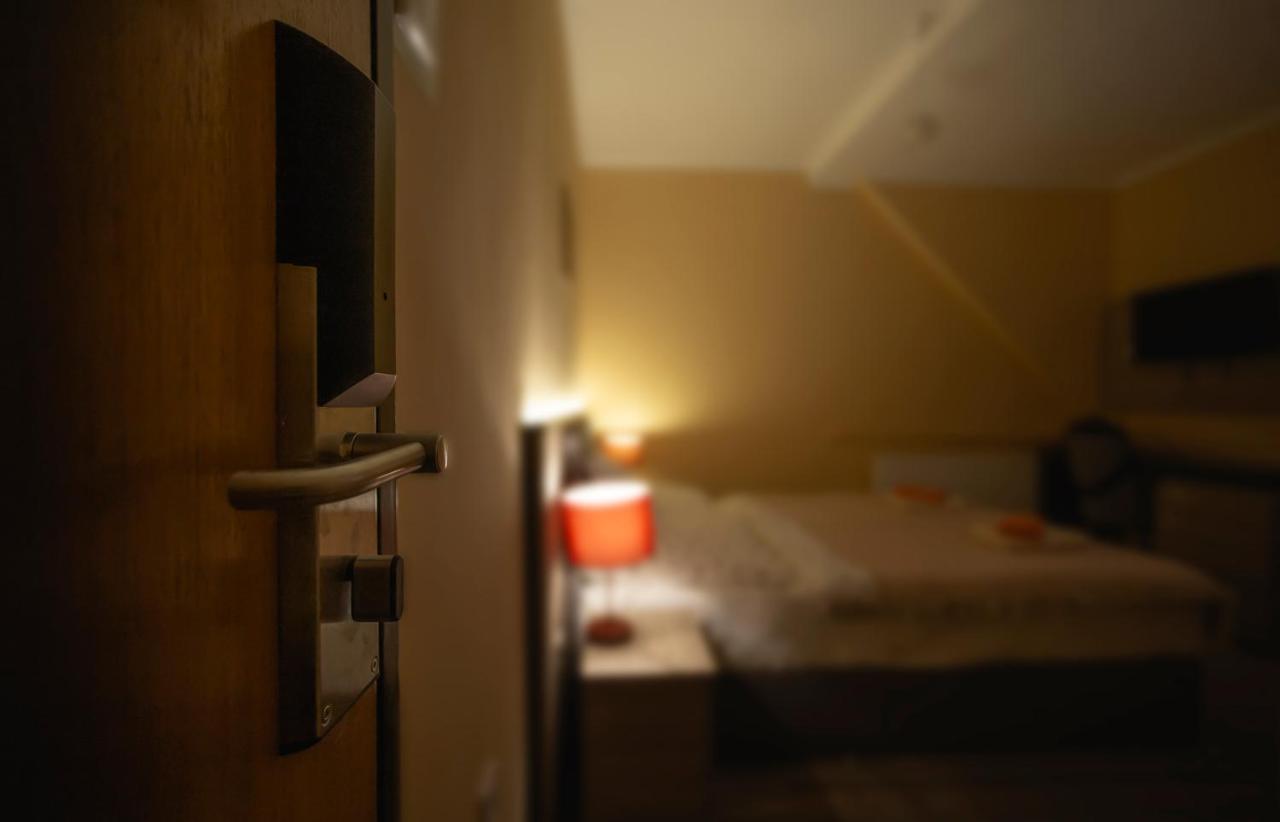 Alabastrom Panzio Es Etterem Bed & Breakfast Bogács Exterior foto