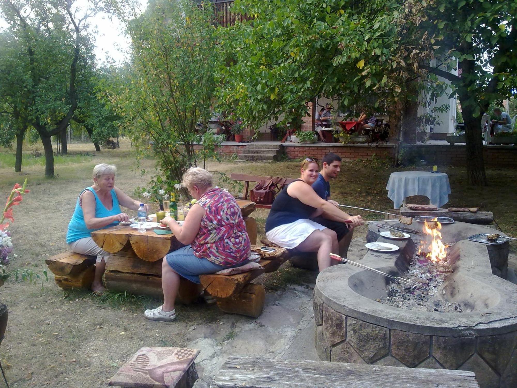 Alabastrom Panzio Es Etterem Bed & Breakfast Bogács Exterior foto