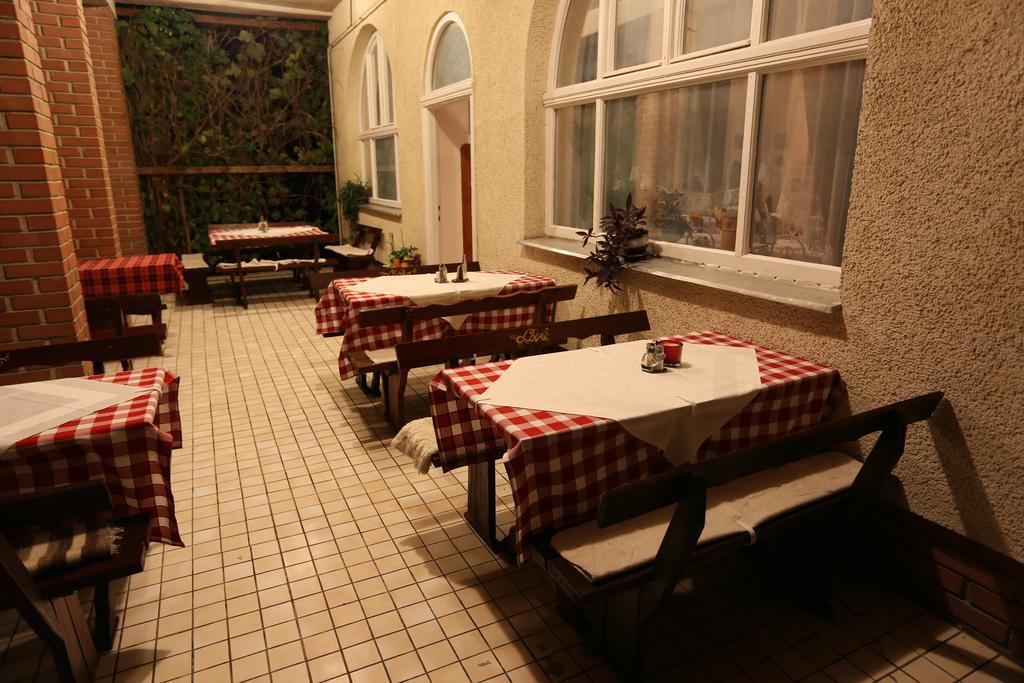 Alabastrom Panzio Es Etterem Bed & Breakfast Bogács Exterior foto