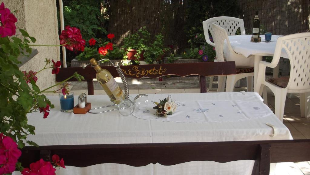 Alabastrom Panzio Es Etterem Bed & Breakfast Bogács Exterior foto