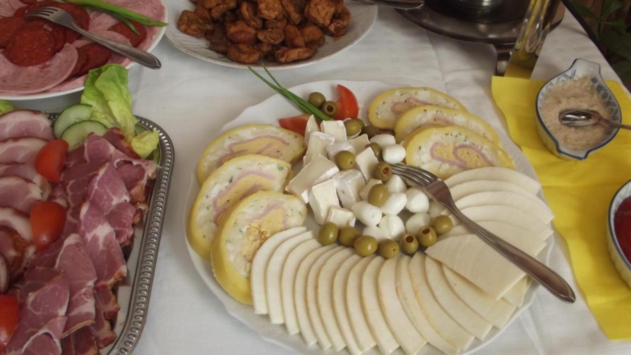 Alabastrom Panzio Es Etterem Bed & Breakfast Bogács Exterior foto