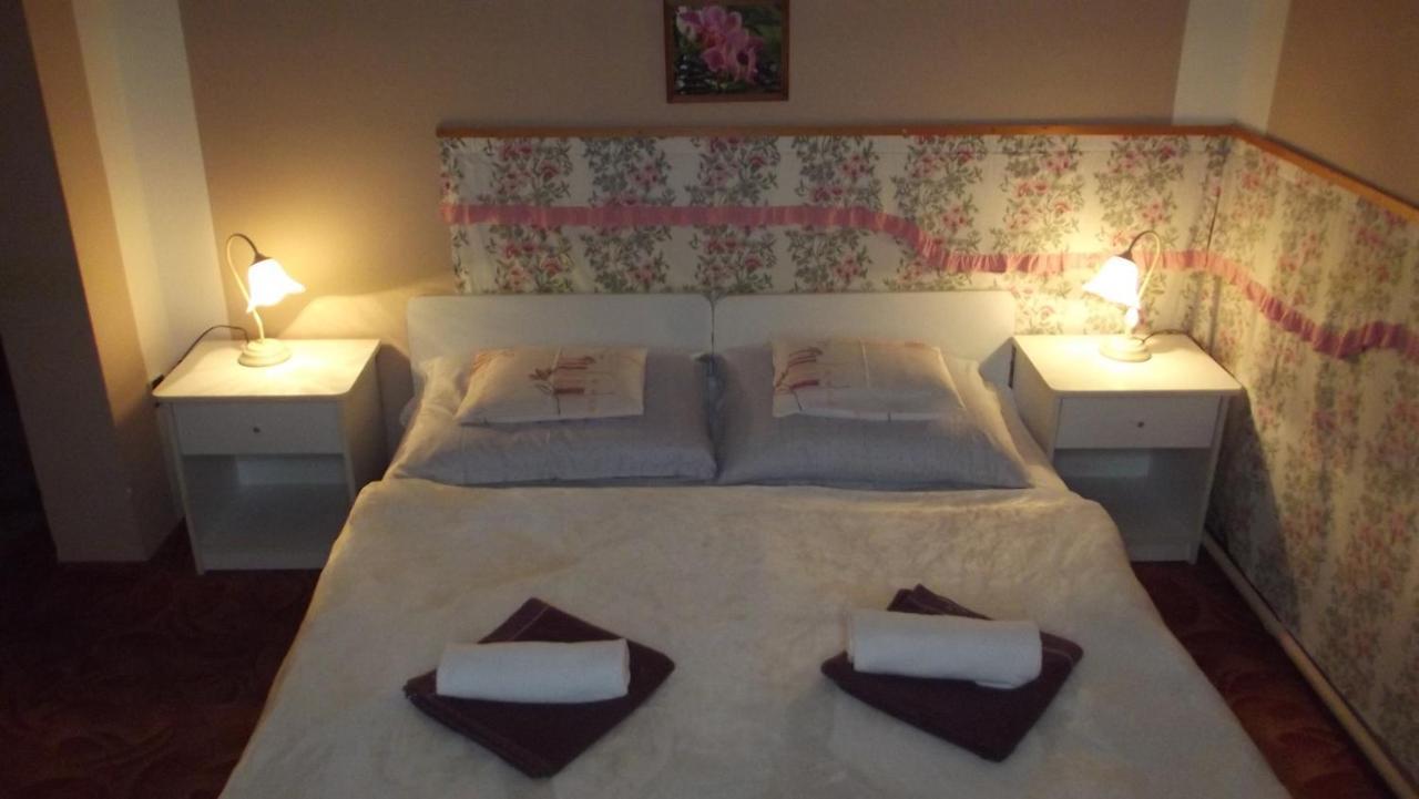 Alabastrom Panzio Es Etterem Bed & Breakfast Bogács Exterior foto