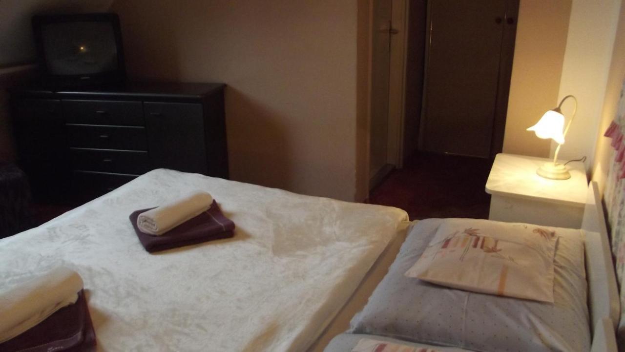 Alabastrom Panzio Es Etterem Bed & Breakfast Bogács Exterior foto